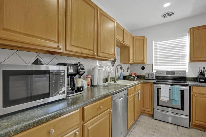 Beautiful 4 Bedrooms/Pool/Walk To Beach Deerfield Beach Exterior photo