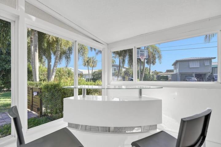 Beautiful 4 Bedrooms/Pool/Walk To Beach Deerfield Beach Exterior photo